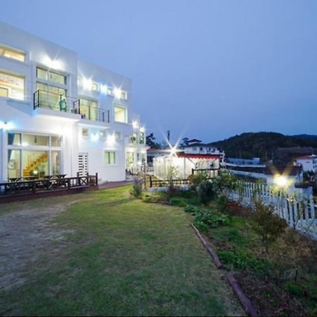 Sunmoon Pension Yeosu Bagian luar foto